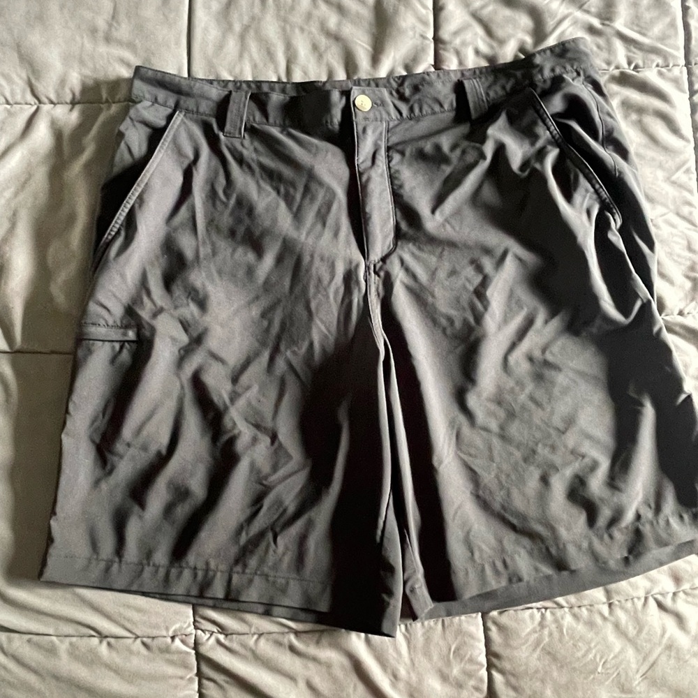 Columbia PFG Shorts Men's 40 Permit Fishing Black Logo Omni-Shield